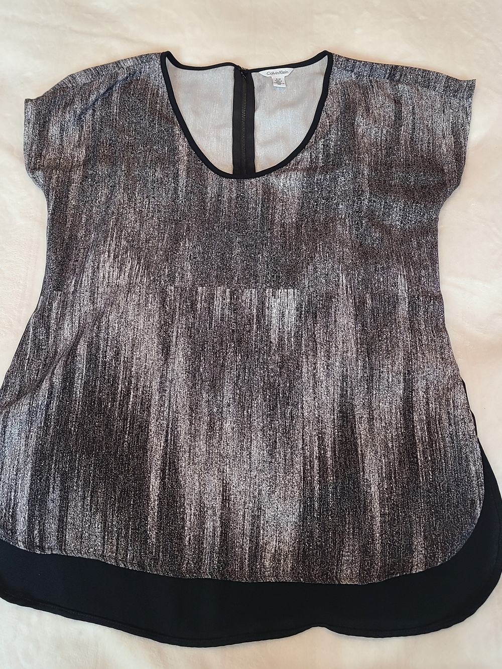 Calvin Klein Women's Metallic Black Short Sleeve Blouse
